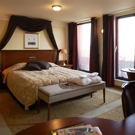 Amrâth Grand De L’empereur Hotel 4*