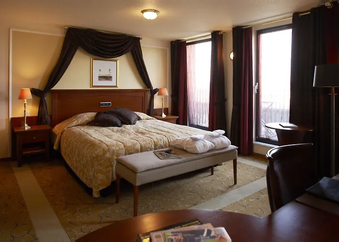 Amrath Grand De L'empereur Hotel 4*